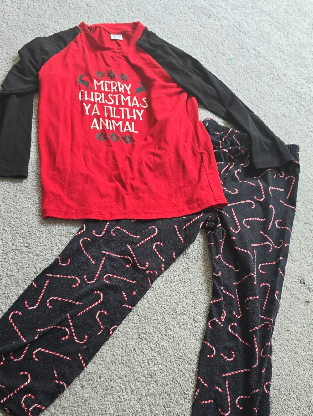 PatPat Red and Black Kids Christmas Pajama Set with Candy Cane Print